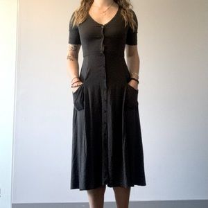 🌻 Polka-dot Button Up Midi Dress